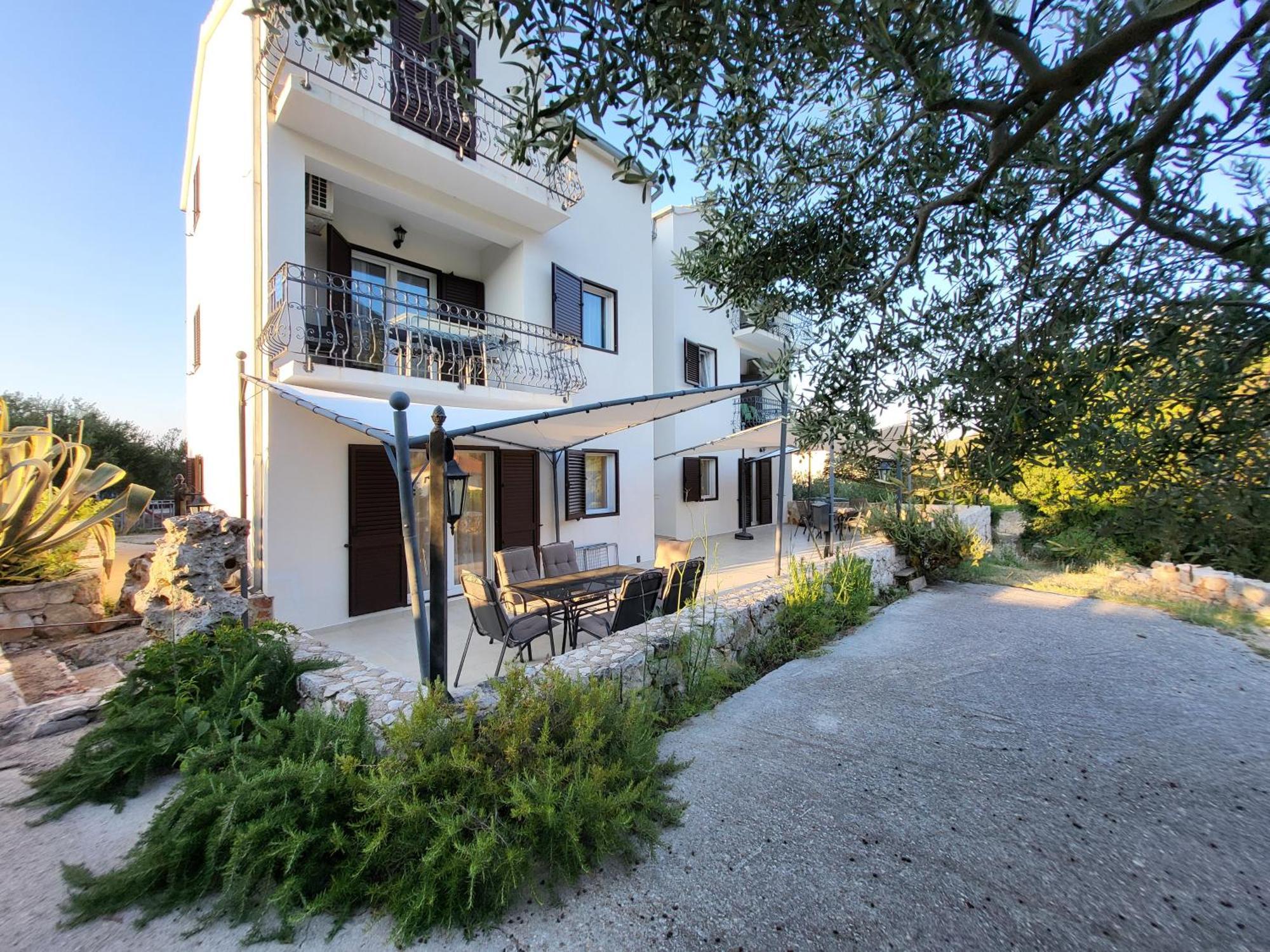Apartments Pitve Елса Экстерьер фото